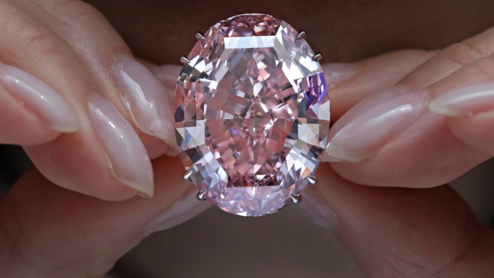 周大福4.9億拍下“粉紅之星”，刷新世界紀錄｜美通社頭條