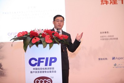 中國信息化推進聯(lián)盟客戶關(guān)系管理專業(yè)委員會常務(wù)副主任、CCCS 客戶聯(lián)絡(luò)中心標準委員會主席、ICMI 國際客戶管理學(xué)院（中國區(qū)）總裁呂克勤先生分享呼叫中心在各行業(yè)的較佳實踐及發(fā)展趨勢