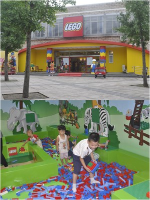 上圖為位于北京朝陽(yáng)公園內(nèi)的樂(lè)高體驗(yàn)式專(zhuān)賣(mài)店   下圖為專(zhuān)賣(mài)店內(nèi)的創(chuàng)意體驗(yàn)空間