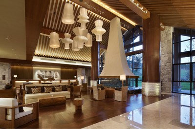 萬達(dá)長(zhǎng)白山假日酒店接待大廳