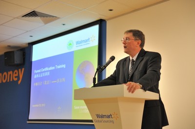 沃爾瑪全球采購辦公室副總裁藍(lán)柯（Ken Lanshe）非常支持供應(yīng)商森林認(rèn)證培訓(xùn)活動。
