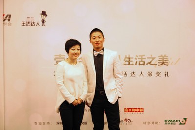 跨界文化人曉昱為健身達(dá)人李朝陽(yáng)頒獎(jiǎng)，她高度評(píng)價(jià)生活達(dá)人評(píng)選活動(dòng)，認(rèn)為它是一個(gè)重新認(rèn)識(shí)城市的過(guò)程。