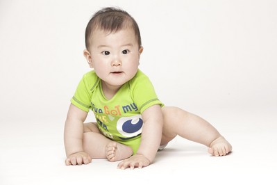 迪士尼寶寶哈衣用心設(shè)計，品質(zhì)一流