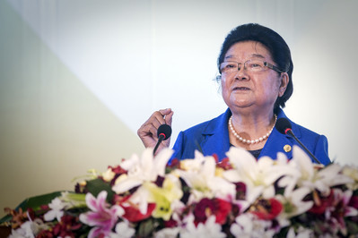 十屆全國人大常委會副委員長、中國關(guān)工委主任顧秀蓮在春苗營養(yǎng)計劃階段性成果發(fā)布暨農(nóng)村貧困兒童營養(yǎng)改善模式國際交流會上講話