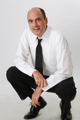 被稱(chēng)為“中國(guó)通”的愛(ài)德華.雷曼先生是北京雷曼會(huì)計(jì)師事務(wù)所有限責(zé)任公司的創(chuàng)始人，是中國(guó)建國(guó)以來(lái)首位在中國(guó)律師事務(wù)所工作的外籍律師，同時(shí)亦是在中國(guó)律師事務(wù)所中任總經(jīng)理一職時(shí)間最長(zhǎng)的律所管理者。</span></em></div>
<em> </em></div>
<p><em> </em></p>
<div align="center" style="">
<div name="photo" style=" width: 410px; margin: 5px;"><a rel="nofollow" href="http://www.pcdaier.cn/sa/2013/12/11/20131211172739603715-org.jpg" target="_blank"><img style="margin-bottom: 5px;" src="http://www.pcdaier.cn/sa/2013/12/11/20131211172739603715.jpg" border="0" alt="雷曼律師事務(wù)所是一家在公司法商法業(yè)務(wù)領(lǐng)域內(nèi)首屈一指的中國(guó)律師事務(wù)所，為其客戶(hù)提供全方位的法律服務(wù)，並在中國(guó)的北京、上海、深圳及廣州等地以及蒙古國(guó)境內(nèi)均設(shè)有辦事處。" width="400" /></a><br /><span name="caption">雷曼律師事務(wù)所是一家在公司法商法業(yè)務(wù)領(lǐng)域內(nèi)首屈一指的中國(guó)律師事務(wù)所，為其客戶(hù)提供全方位的法律服務(wù)，並在中國(guó)的北京、上海、深圳及廣州等地以及蒙古國(guó)境內(nèi)均設(shè)有辦事處。